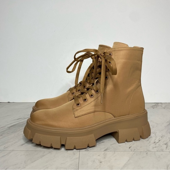 Steve Madden Thora Tan Chunky Lug Sole Lace Up Boot 9M - Picture 14 of 14